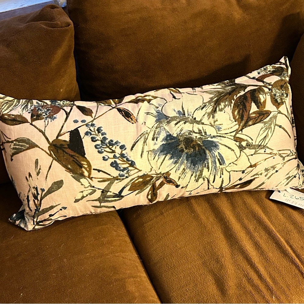 Caldeira Luxury Feather Pillow NWT
